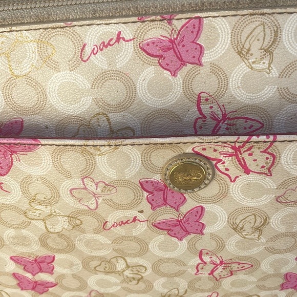 Brand new never used before vintage coach tablet case. - Picture 5 of 5
